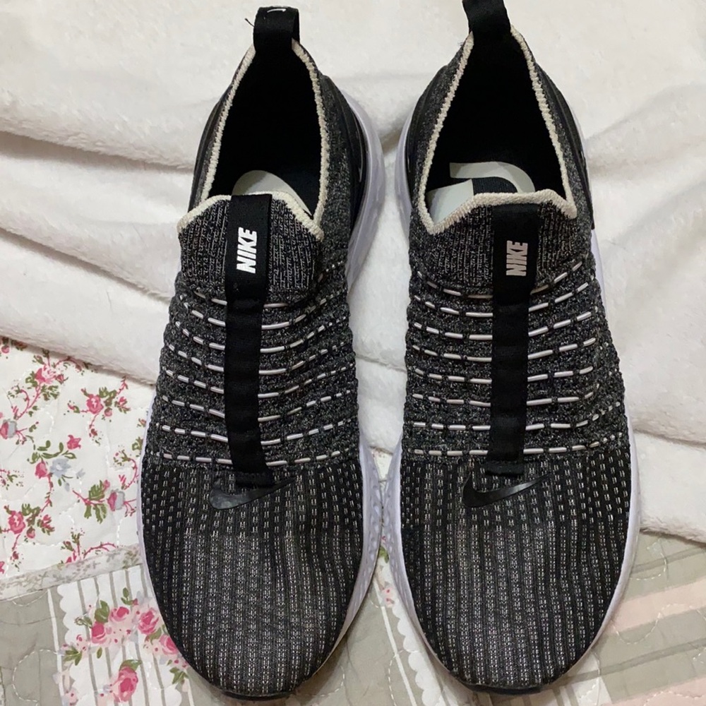 Men’s Nike slip on shoes